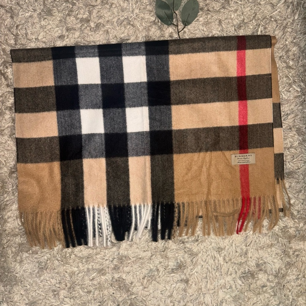 Burberry Cashmere Scarf in Tan and Red